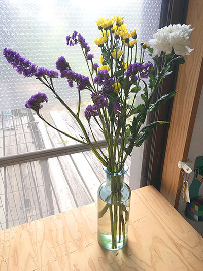 花瓶と夏の花